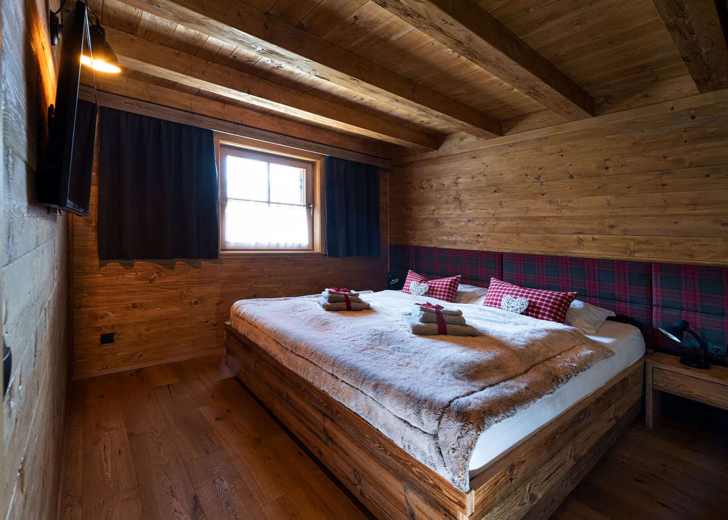 romantische-huette-mit-whirlpool-fuer-2-personen-chalet-romantik mieten_in_Tirol_bei_Seefeld_Alpe_Charlets_6601