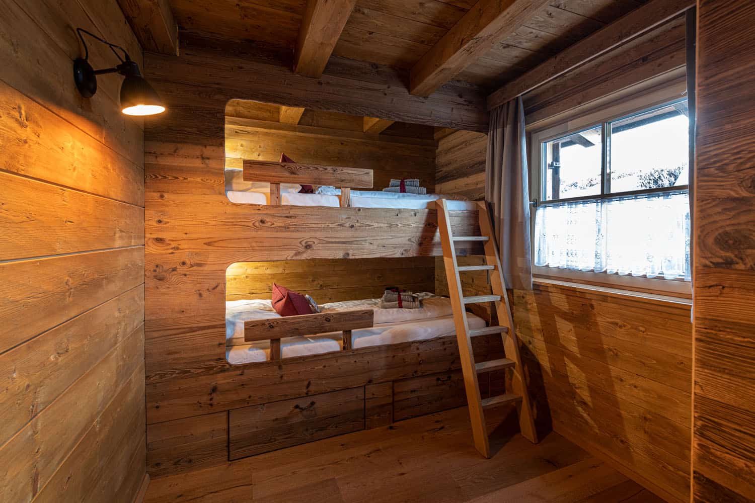 romantische-huette-mit-whirlpool-fuer-2-personen-chalet-romantik mieten_in_Tirol_bei_Seefeld_Alpe_Charlets_6632