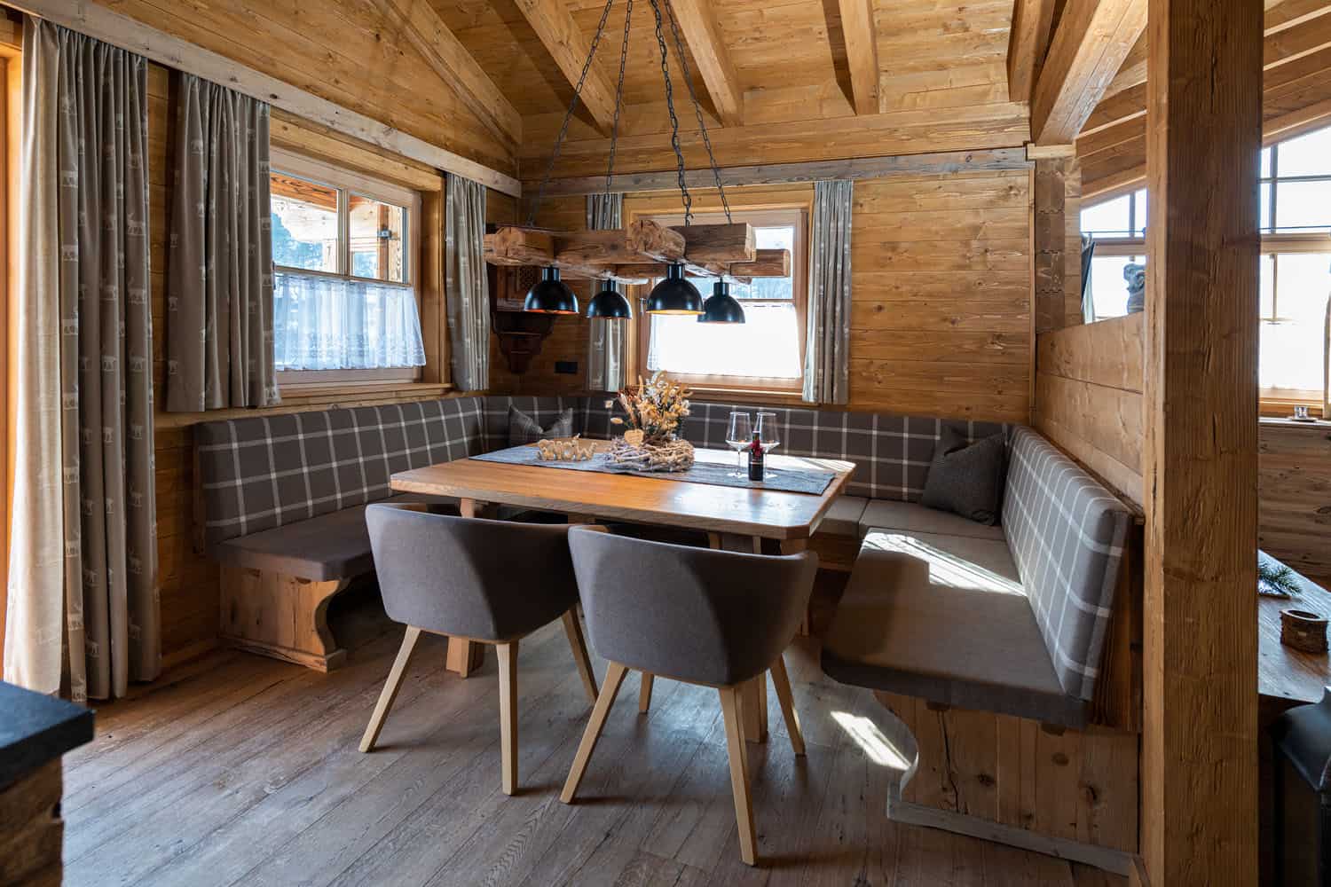 romantische-huette-mit-whirlpool-fuer-2-personen-chalet-romantik mieten_in_Tirol_bei_Seefeld_Alpe_Charlets_6674