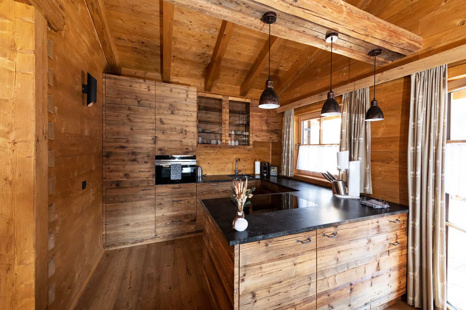 romantische-huette-mit-whirlpool-fuer-2-personen-chalet-romantik mieten_in_Tirol_bei_Seefeld_Alpe_Charlets_6744